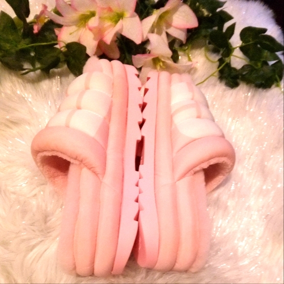 ⏰🔥24 hr. Sale! NWOT UGG Logo Maxi Slide Slipper Platform Sandals - Picture 3 of 9